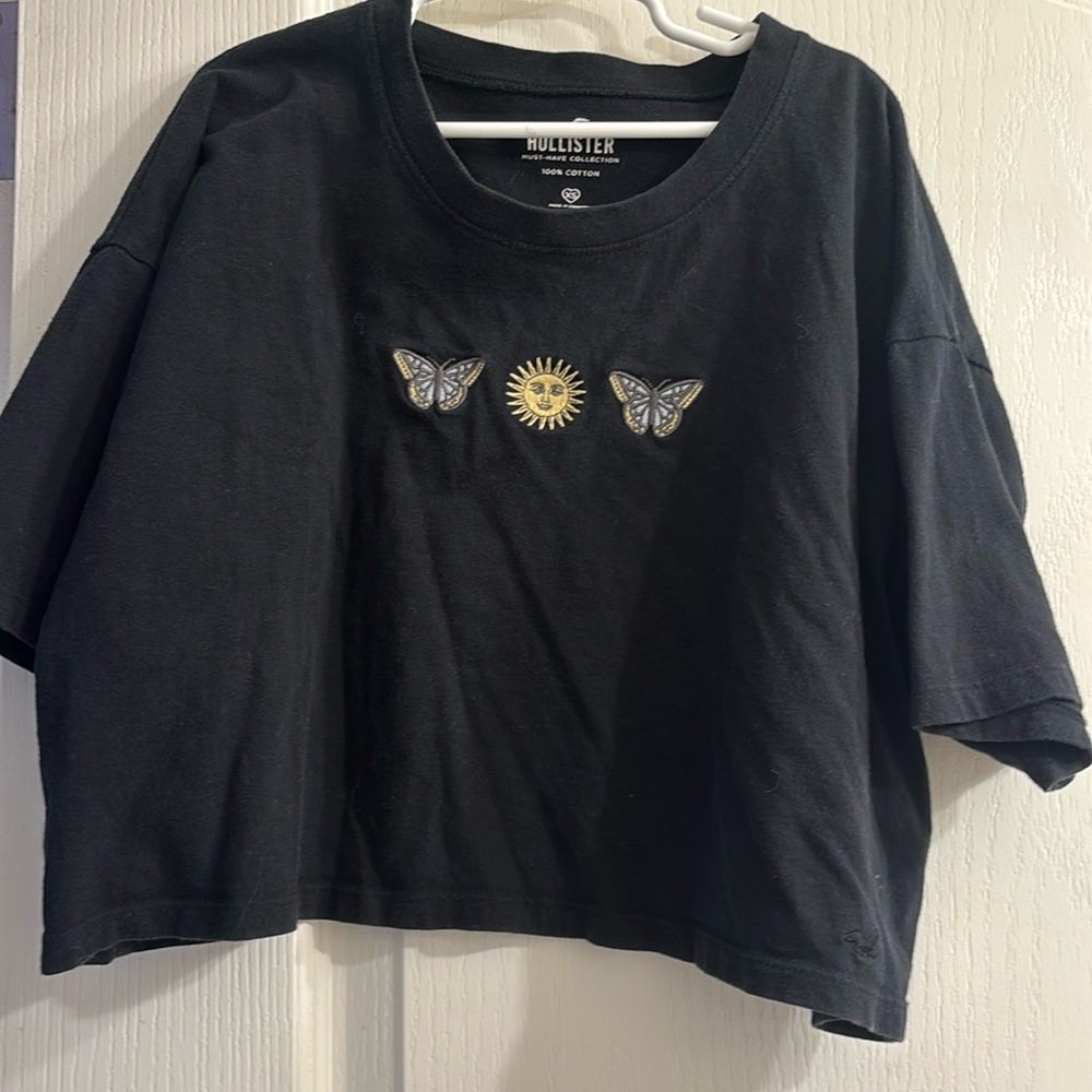 hollister black loose fitting crop top worn once or twice